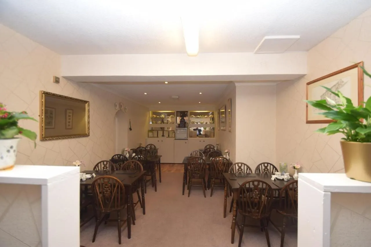לינה וארוחת בוקר סקארבורו The Lincoln Hotel - B&B